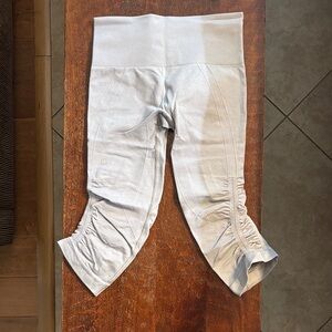 Lululemon Women Gray Leggings